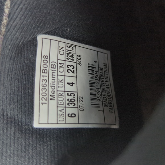 Brooks Cascadia 16 SASQUATCH Black Grey Red Trail Mens Runner - Picture 6 of 7